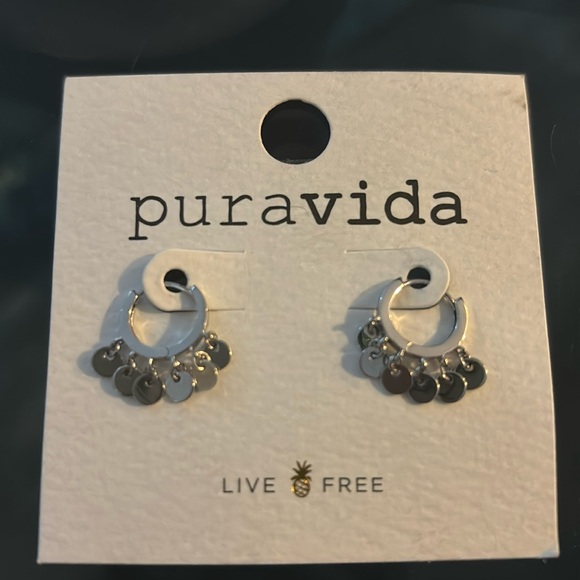 Puravida silver huggie earrings - Picture 2 of 3